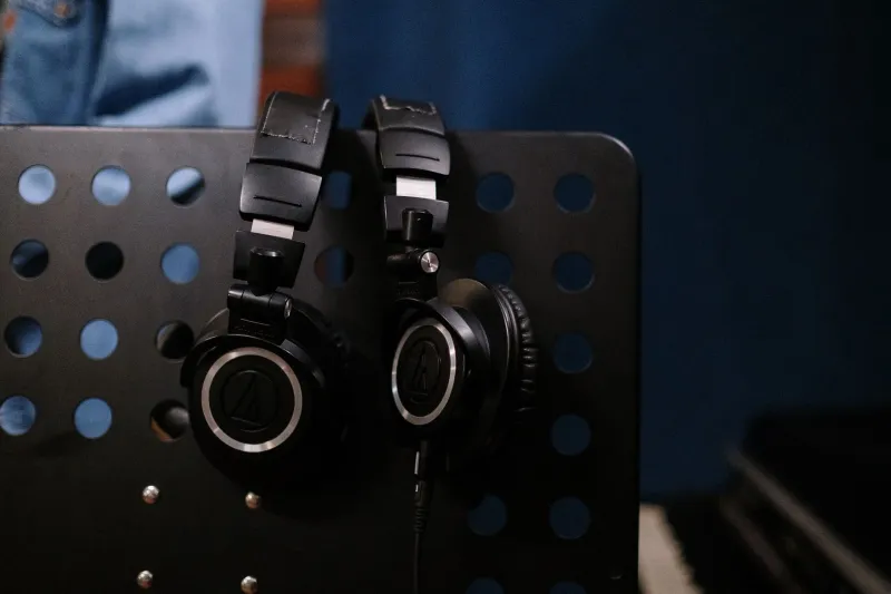 Sticker Price vs. Sound Quality: The Myth of the Premium Headphone
